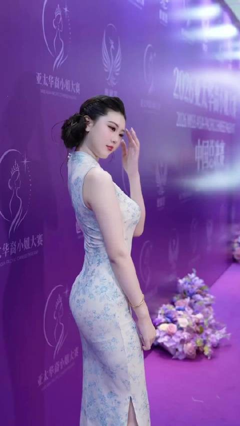 旗袍美女连子欣