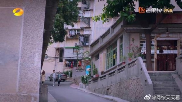二姨和子秋道歉，让他忘记妈妈，子秋满脸不服