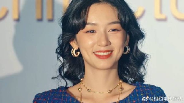 夏子玉因嫉妒夏晓兰而激动摔倒,流产后被杜老爷抛弃
