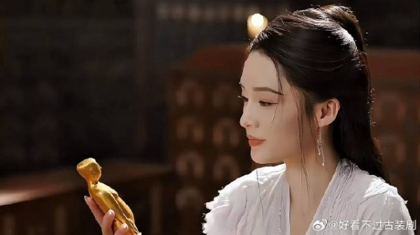 四哥得知霍展白喜欢紫夜,果断放弃了她