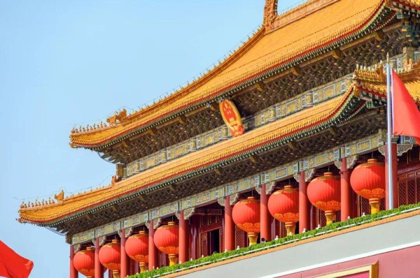 每逢重要节日,天安门城楼为啥总会悬挂8盏大红灯笼?