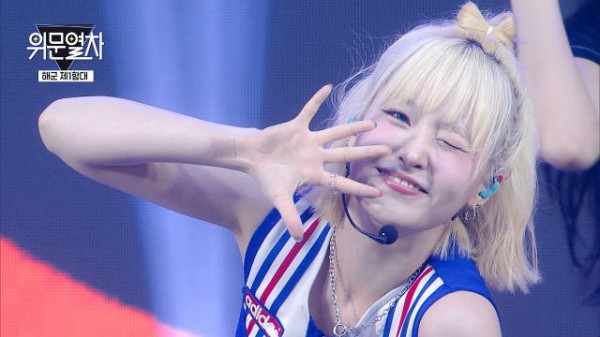 261004 Queenz Eye - 'Y2K' @ 慰问列车 KFN