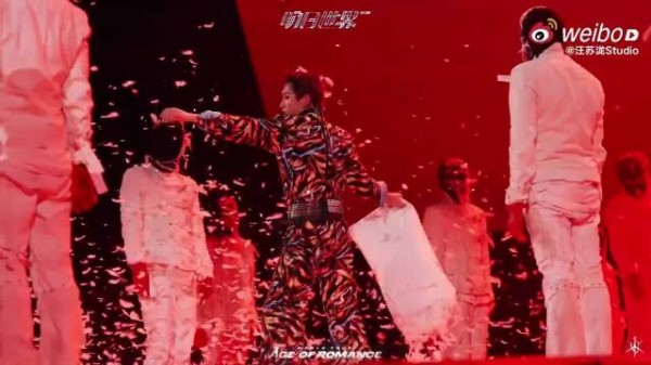 汪苏泷演唱会雪景似极光，罗曼城发布最新通知