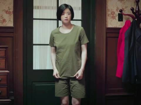 新婚之夜的奇葩两口子,妻子把丈夫一脚踹飞