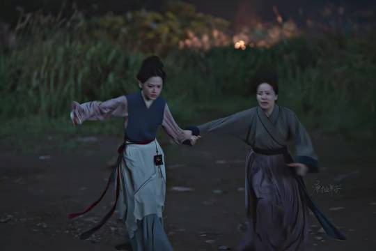 谢昭救下亡命二妹,两人兜转重逢