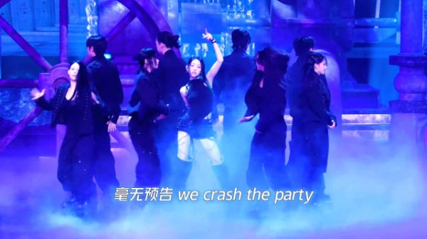 中字镜面直拍《CRASH+TALK》261003 歌曲在线舞台魅力满分!