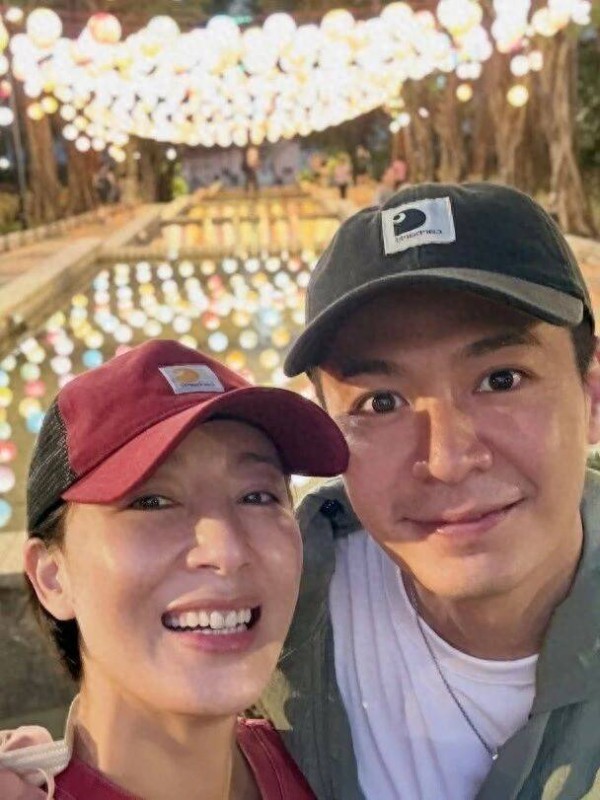 杨茜尧罗子溢结婚10周年!晒四口之家幸福合照,夫妻如今轮流拍剧