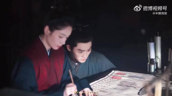 杜翠雀坐姿压迫感拉满,表演是坐出来的