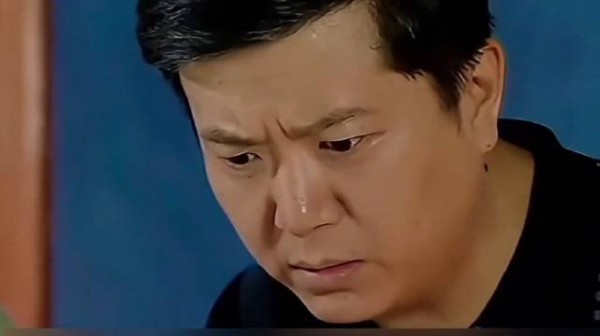 这父亲也是，孩子都生了，带回去呗