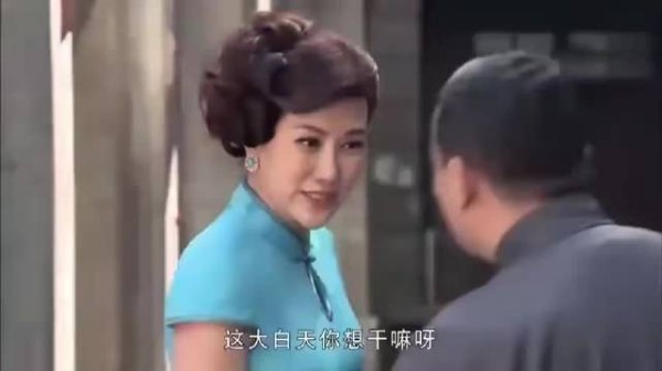 瘸子尝过味道后,忘不了了,女邻居却不干了因为一个片段看了整部电影