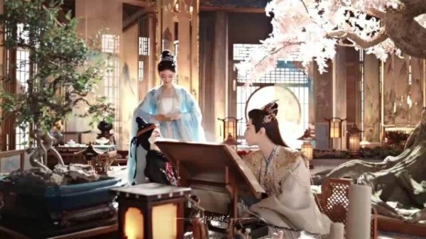 没有夸张的表演,简简单单一句即兴,瞬间抓住观众注意力