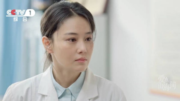 张馨予演医生苏可,怕但仍站上手术台