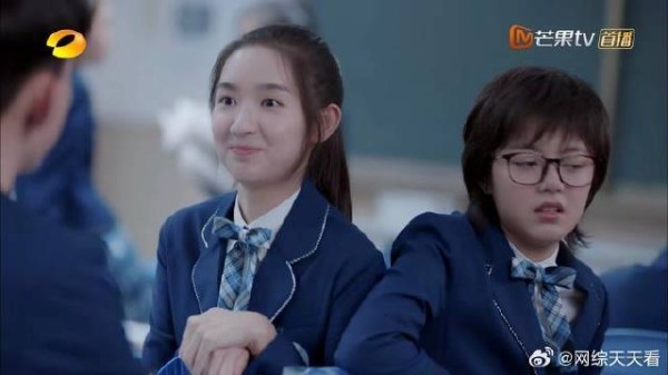 学霸讲题靠唱歌 现场听学霸演唱会，邓小琪秒变迷妹