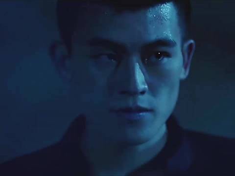 “小鸡们”、“我看你一样是垃圾”,一句句挑衅点燃全场!…