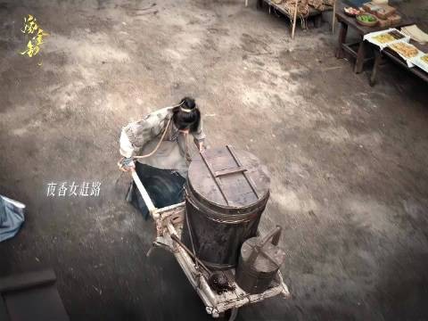 田曦薇一人饰两角，君黛魏娆眼神切换丝滑