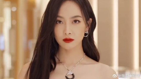 宋茜红毯“进化史”,从仙女范到女王范,每次都是艳压全场的存在