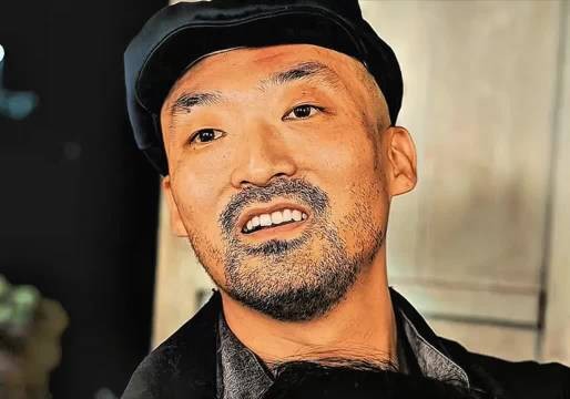 歹徒以为自己够狠了，没成想遇到比自己更狠的女人