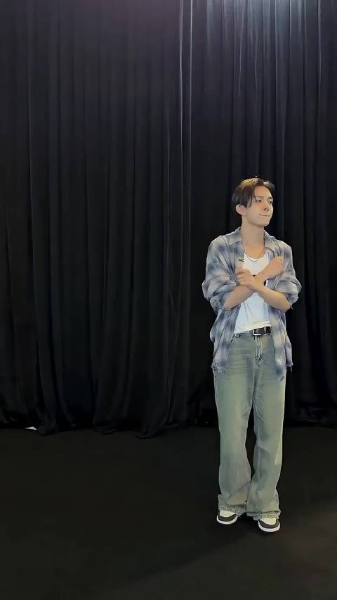 李羲承和林书豪一起cha了EVAN WALK，好神奇的同框