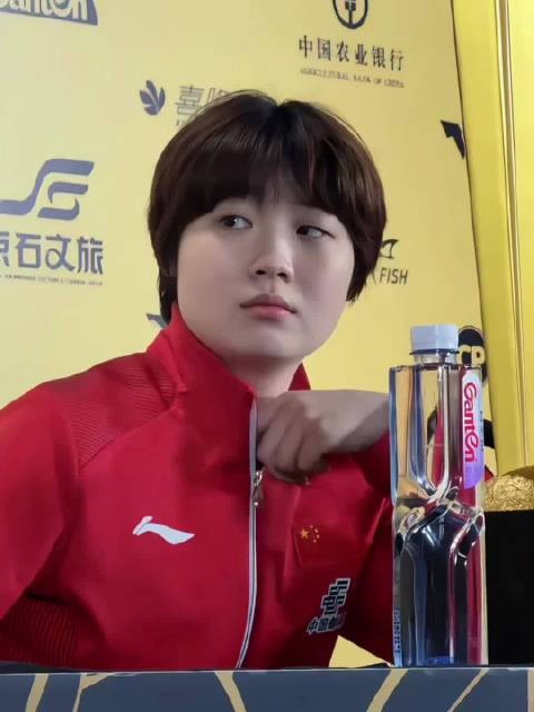 身兼多项的运动员太不容易了，王曼昱和蒯曼夺得女双冠军后就是备战女单了…