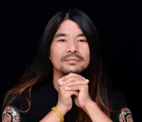 网红面筋哥离世一年后,账号突然更新,用AI“复活”拍网剧
