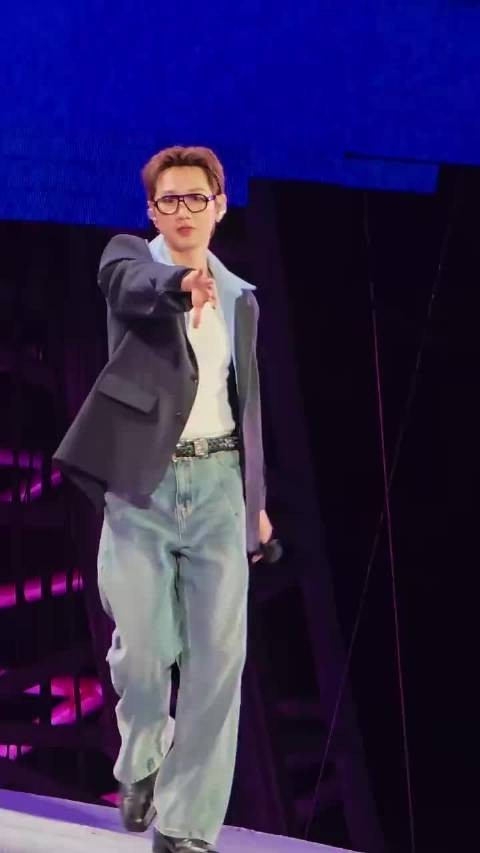 汪苏泷罗曼城演唱会化身巨型加湿器,沉浸式听歌补水