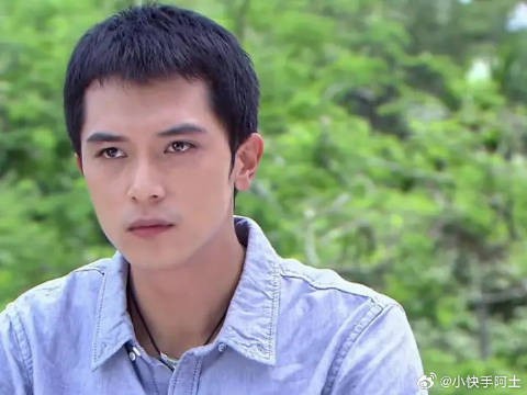 删减片段(小贝和小鱼因为假面舞会吵架,村长劝导)