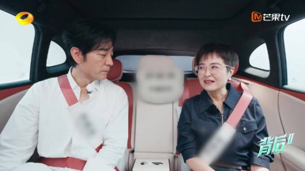 荧幕上沉稳成熟的演员