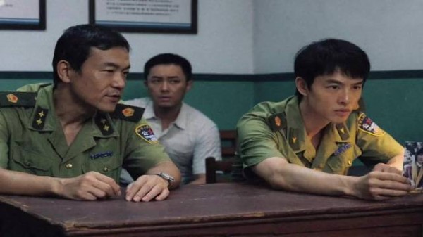 18岁当检查刑犯 每月被强迫体检 树影迷宫上演黑暗博弈