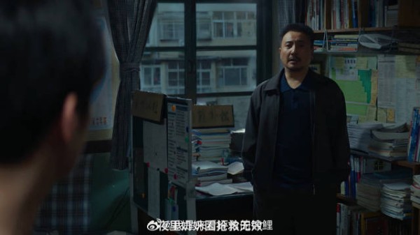 马继业撞见瘫痪奶奶打篮球 父亲瞎掰骗他:这是回光返照