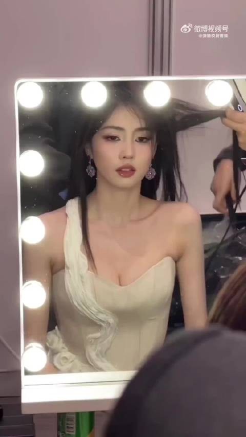期待演员白鹿美美的红毯,期待《开到荼蘼》王韵娜