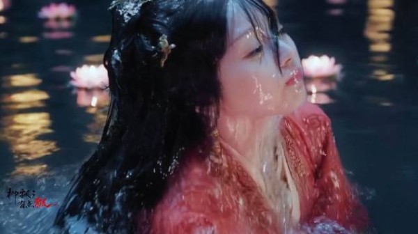 嫁金钗双姝大战这段水下戏,好激烈但好唯美
