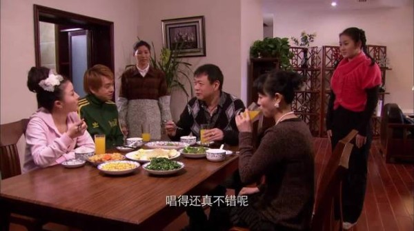 这儿子一看就是败家子,只会坑父母的钱,这个父亲一看就是惯儿子,宠儿子