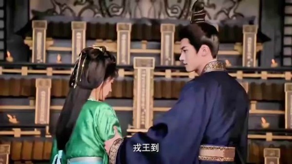 魏娆遭韩礼挟持红线当众指认，身份随时曝光