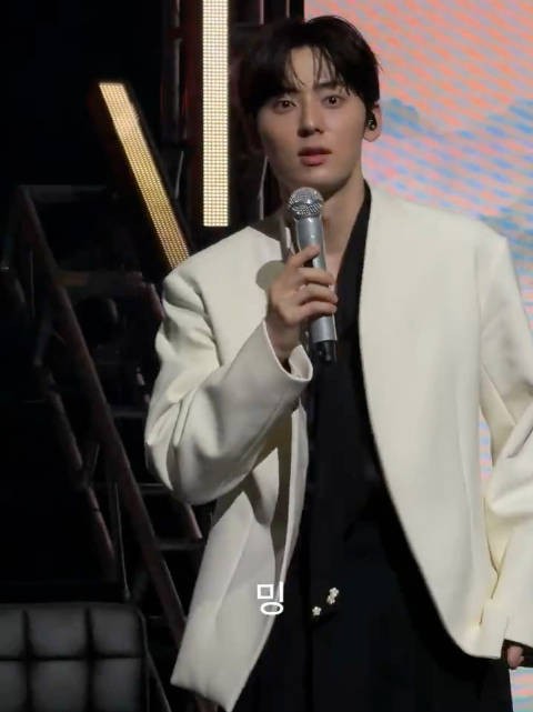 黄旼炫饭拍认错黄桃情景剧上演