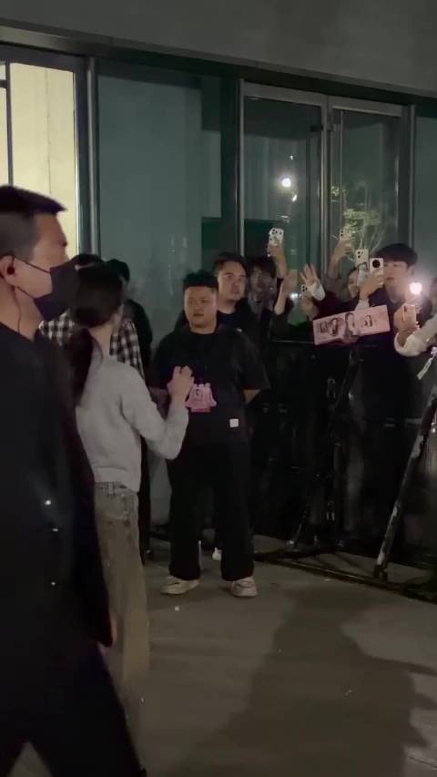 陈都灵绕了好大一圈给大家饭撒！这个视频好幸福