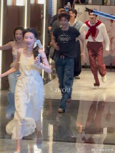 好青春活力的一群人