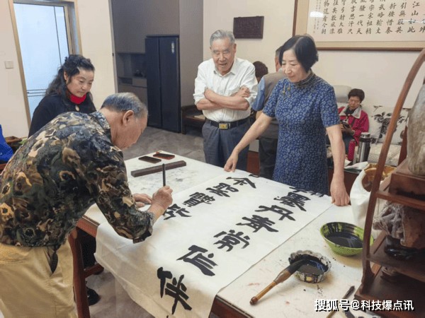 重阳翰墨飘香 名家雅聚传艺｜侯鸿钧莅临安徽敏诚书画院交流创作