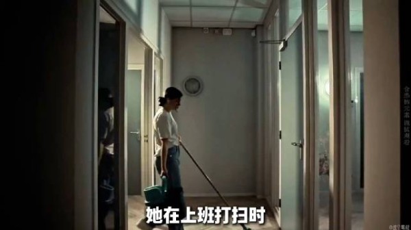 “我把假人模特丢进仓库，下班它却跟在我身后！”