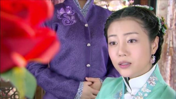 女孩嫁错人的后果,公婆欺压丈夫冷落,男人果然只会让女人心碎