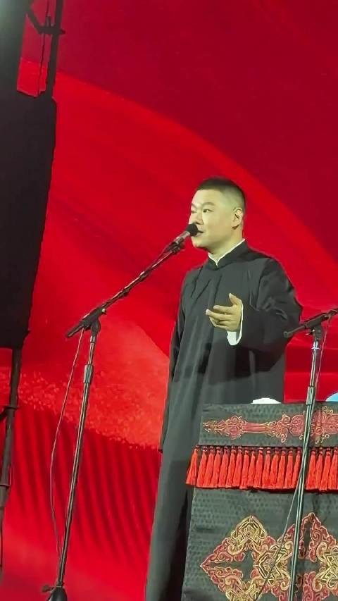 还是周杰伦强一些