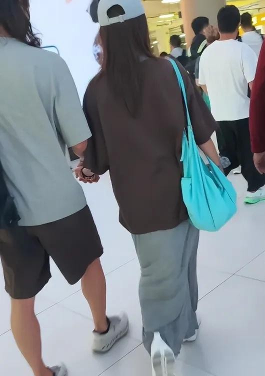 张雅钦旧料被扒出!曾在评论区中回应粉丝:只想搞事业,不想结婚