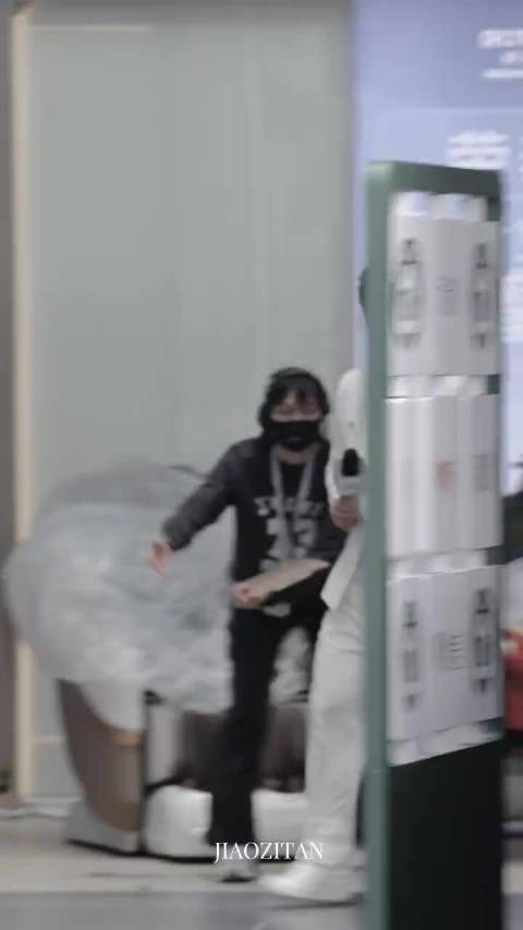 樊振东以心相印代言人身份亮相步伐有力状态在线