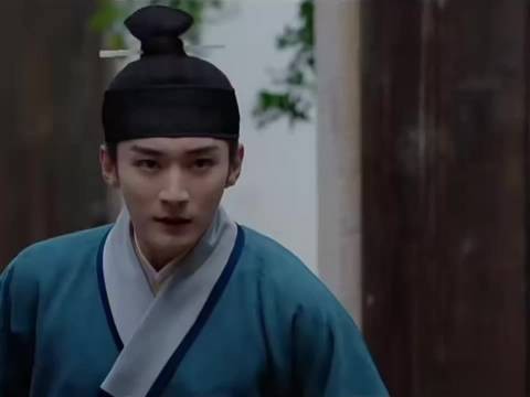 兰香如故救人戏正常,男主打人女主爬一边躲