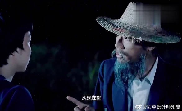 行驶的公交车大爷发现了不对劲,有的时候善良真的可以救自己一命