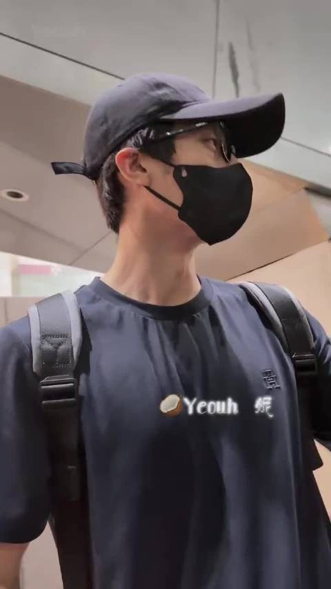 粉丝接机对陈靖可说瘦了好多～陈靖可：我恢复很快的！
