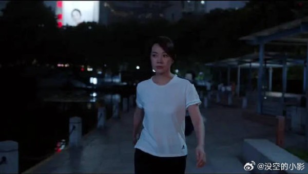 胜男@素描闫妮 与钱三一妈妈@刘孜 友情持续升温,友谊之花真是开满了整栋楼呀