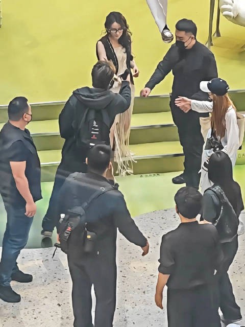 终于来了个比铜铃哥眼里更有活的郝阿三