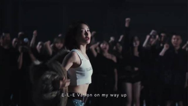 宋茜Elevation唱跳舞台十二秒引关注