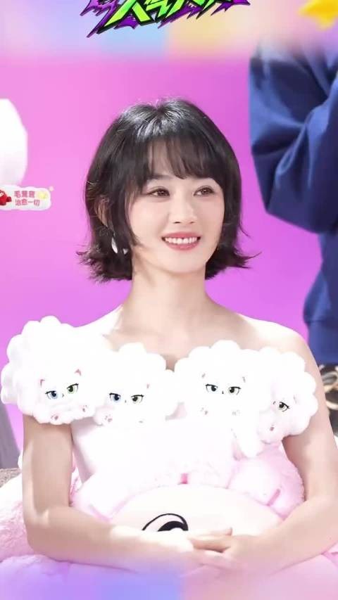赵丽颖直播连线自然松弛如好友聊天