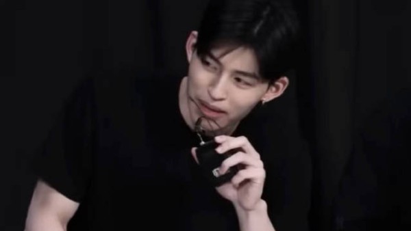 驼色空军一号真是个神圣的老碰锋芒初显的阶段……….